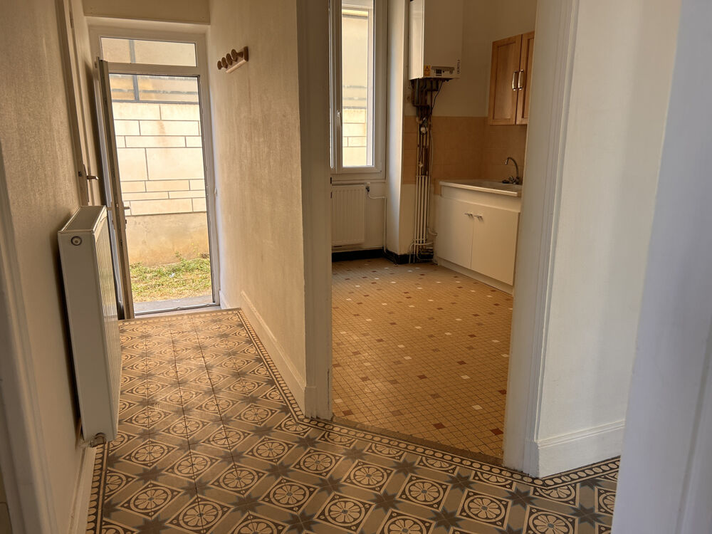 Appartement T3, 70 m2 en rez-de-chaussée, centre-ville Argenton-sur-Creuse