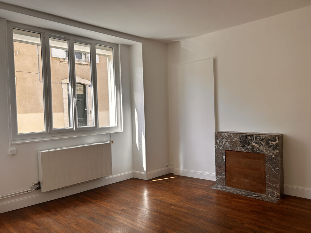 Appartement T3, 70 m2 en rez-de-chaussée, centre-ville Argenton-sur-Creuse