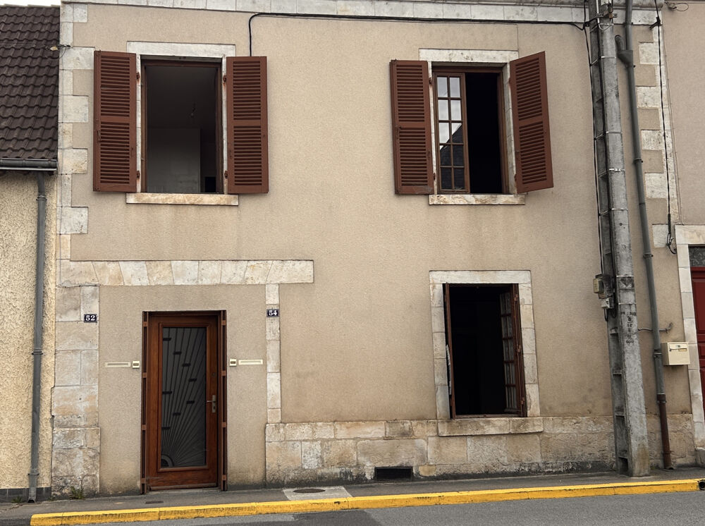 Maison de 6 pièces avec dépendance et jardin proche Saint-Gaultier