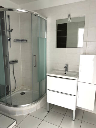  Appartement à louer 2 pièces 46 m²