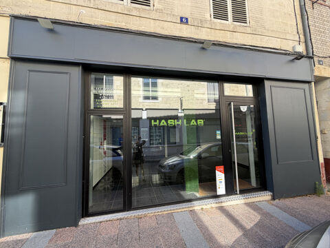   LOCAL COMMERCIAL AVEC MURS 