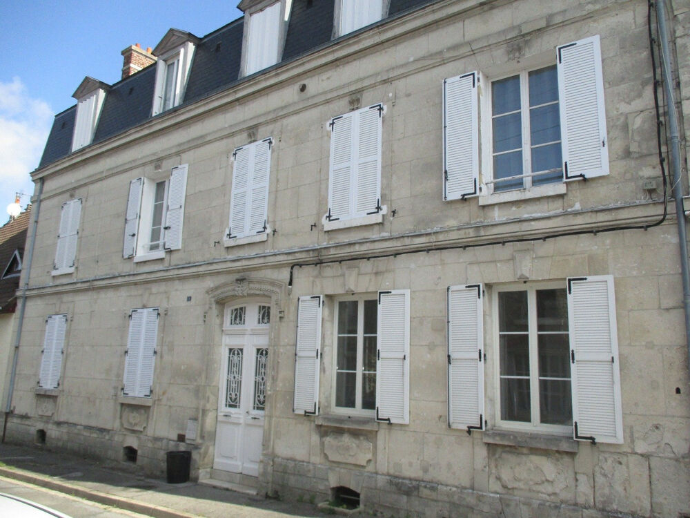DANS UN BEL IMMEUBLE ANCIEN