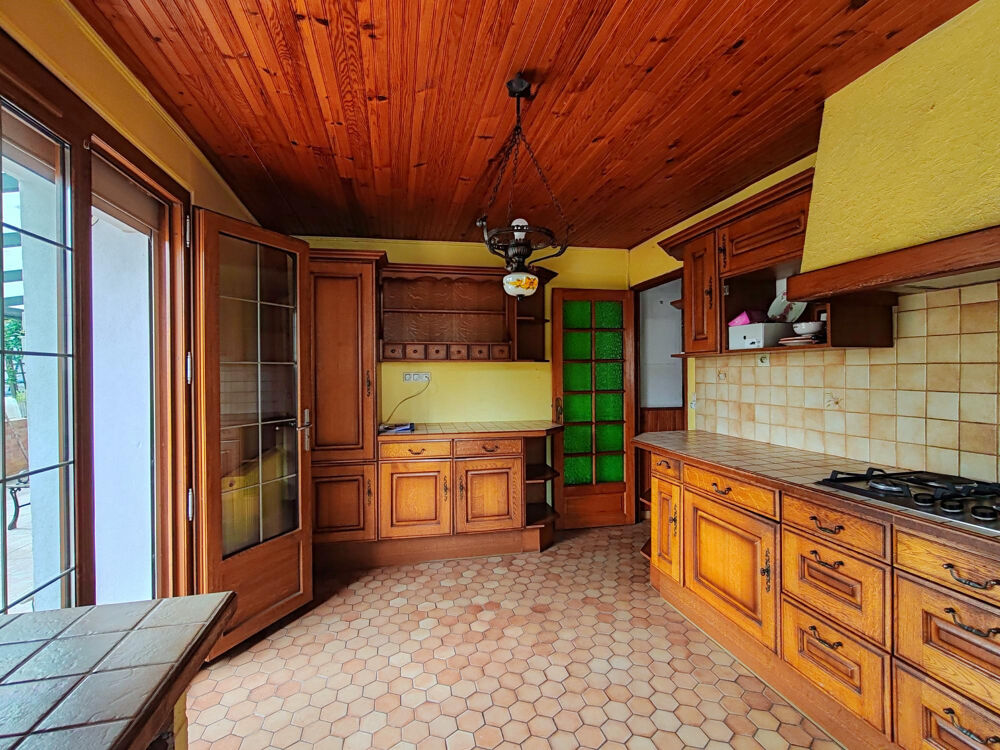 A PROXIMITE DU CHATEAU