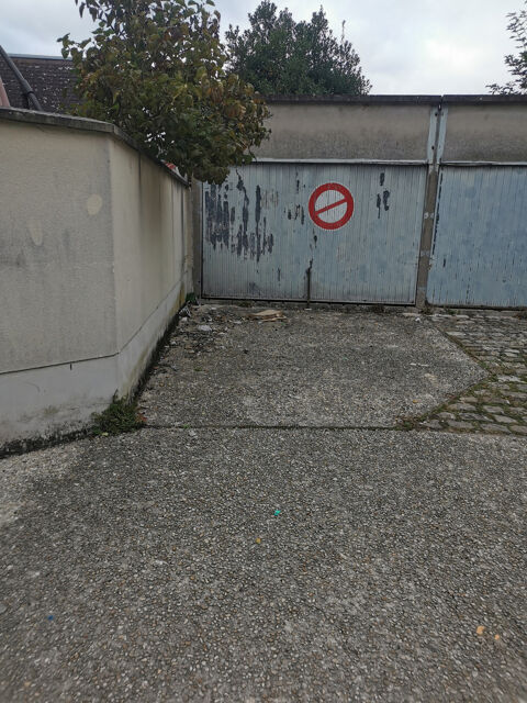  Parking / Garage  louer 