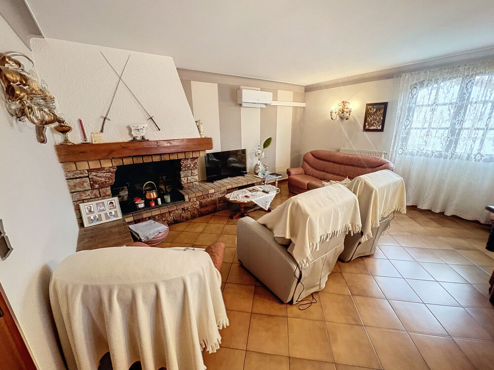 -VILLA 3 FACES ENV 190 M2 HBTS SUR 635 M2 DE TERRAIN -GARAGE 80 M2 -