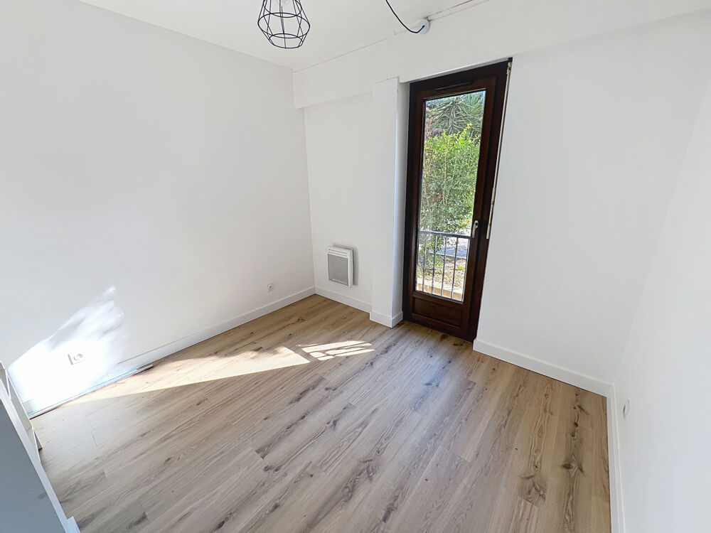 APPARTEMENT DE TYPE 2 - 40 M2 - PARKING PRIVATIF- CAVE