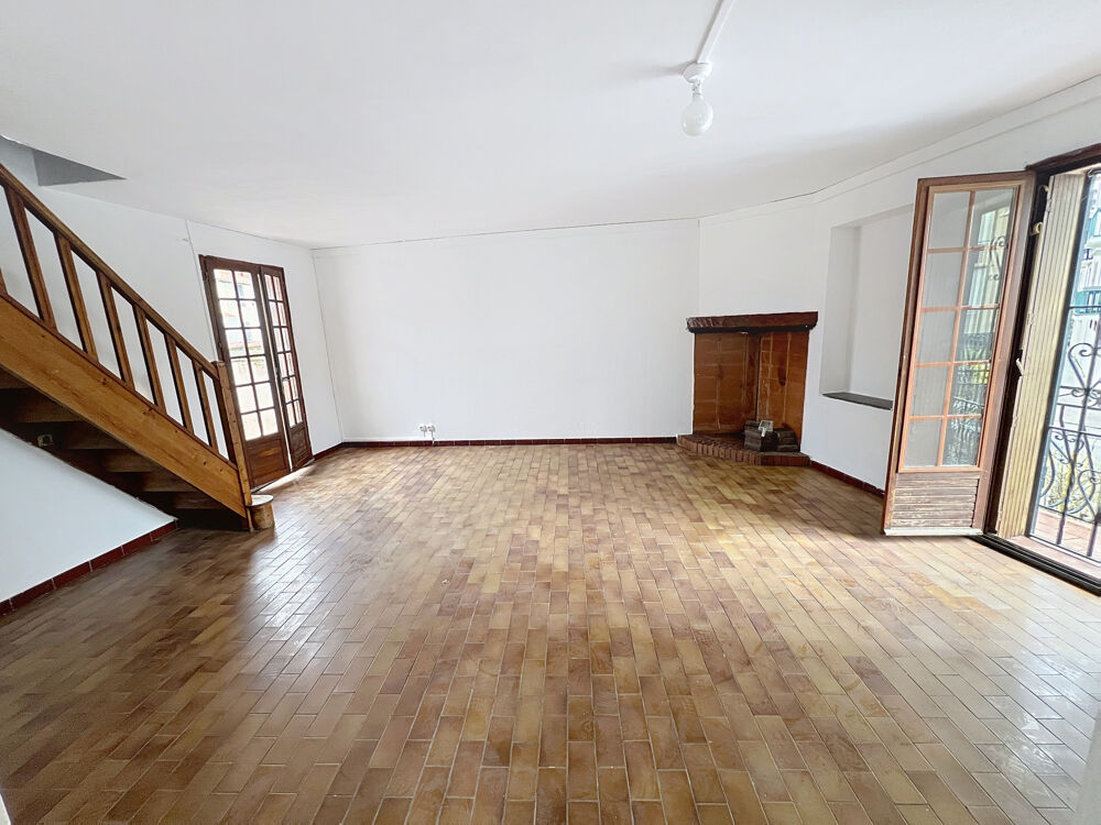 MAISON DE VILLE 95 M2 HBTS SUR 169 M2 DE TERRAIN - 2 GARAGES 59 M2 -TERRASSE -COUR INTERIEURE