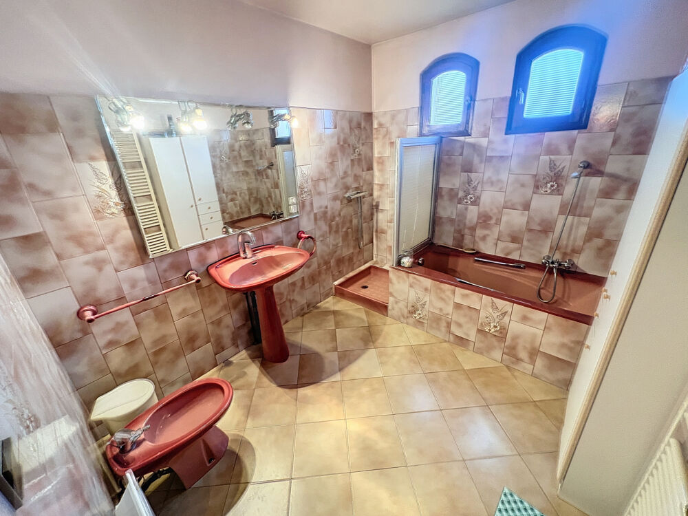Vente Maison -VILLA 3 FACES ENV 190 M2 HBTS SUR 635 M2 DE TERRAIN -GARAGE 80 M2 - Bompas