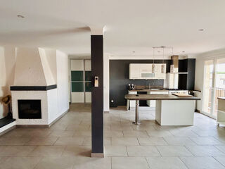  Appartement à louer 4 pièces 90 m²