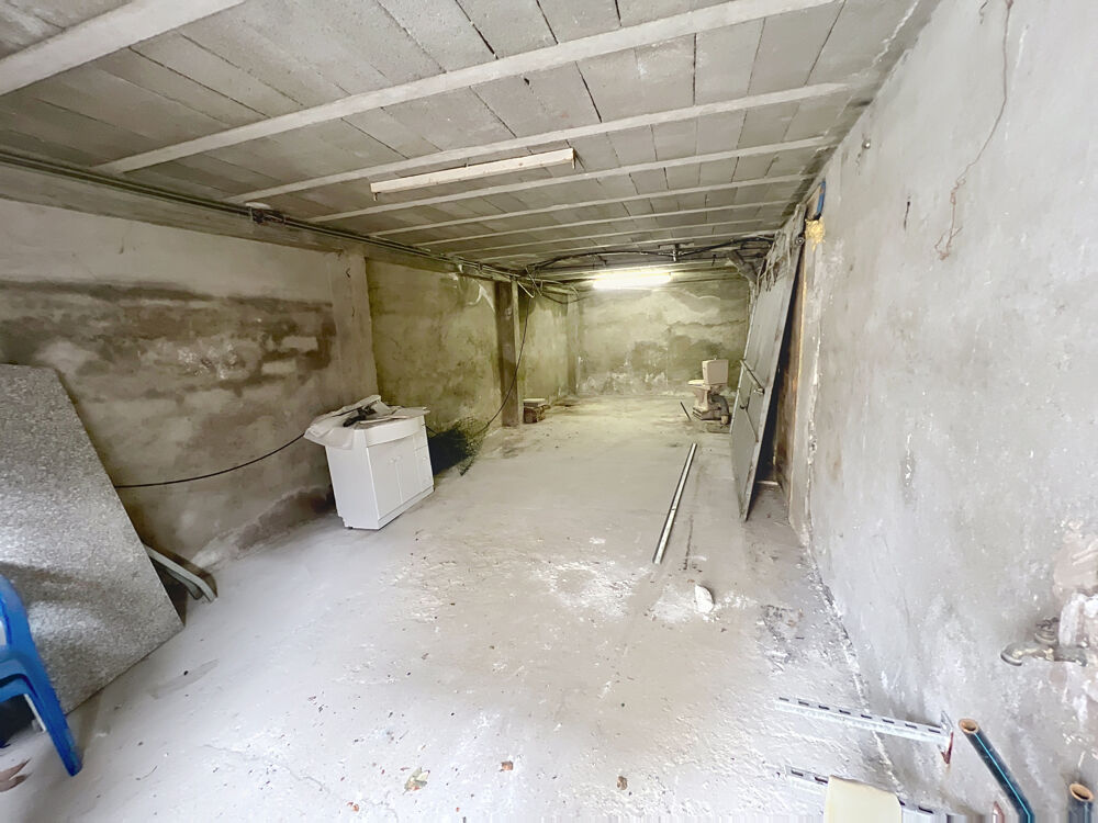 MAISON DE VILLE 95 M2 HBTS SUR 169 M2 DE TERRAIN - 2 GARAGES 59 M2 -TERRASSE -COUR INTERIEURE