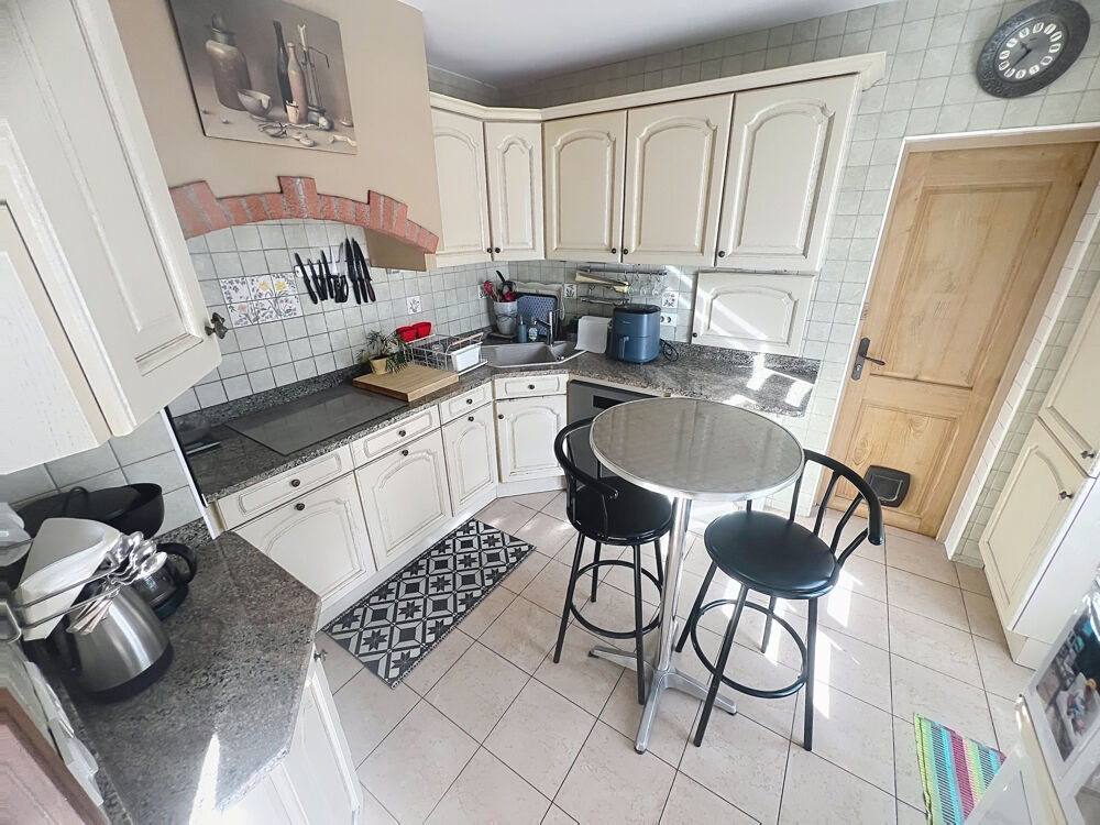 Vente Maison SECTEUR RESIDENTIEL - VILLA 3 FACES 82 M2 HBTS  SUR 443 M2 DE TERRAIN  -  GARAGE -JACUZZI Bompas