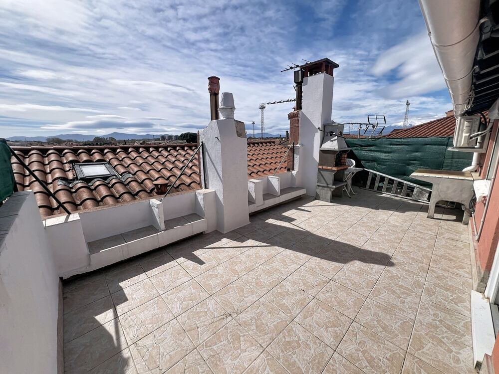Vente Immeuble IMMEUBLE COMPOSE DE 3 APPARTEMENTS MEUBLES  - 68 M2 HBTS  -  TERRASSE 19 M2 Perpignan