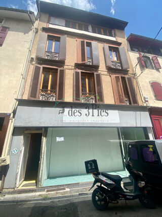  Immeuble  vendre 5 pices 186 m St girons