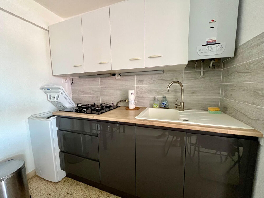 Appartement T2 de 27m2 rénové au 5ème et dernier étage avec parking - RESIDENCE PORT ROYAL GRAU-DU-ROI