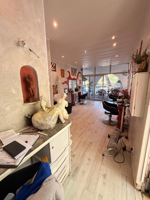   Vente de mur commerciaux - SALON DE COIFFURE PORT CAMARGUE 