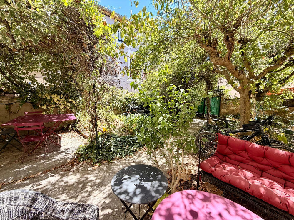 Maison 9 pièces 367 m² à Plaissan