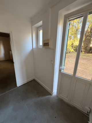  Appartement à louer 4 pièces 83 m²