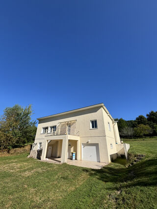  Maison à louer 4 pièces 182 m²