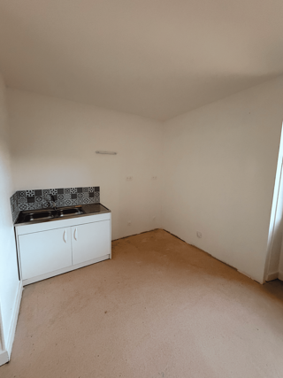  Appartement à louer 4 pièces 83 m²