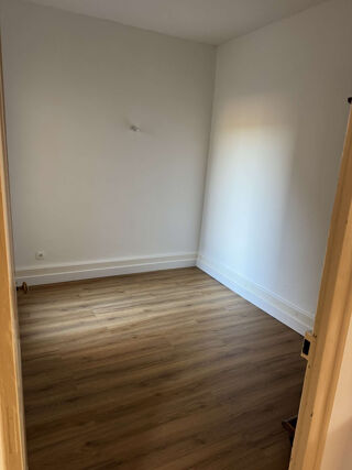  Appartement à louer 3 pièces 65 m²