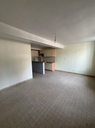  Appartement à louer 2 pièces 45 m²