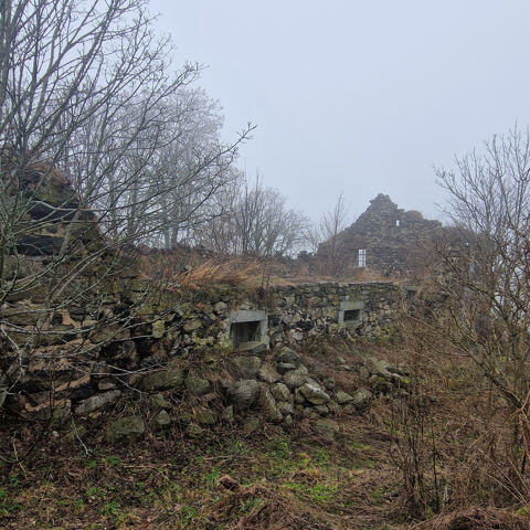   Ancienne Ferme en Ruine avec terrain de 2685m2 
