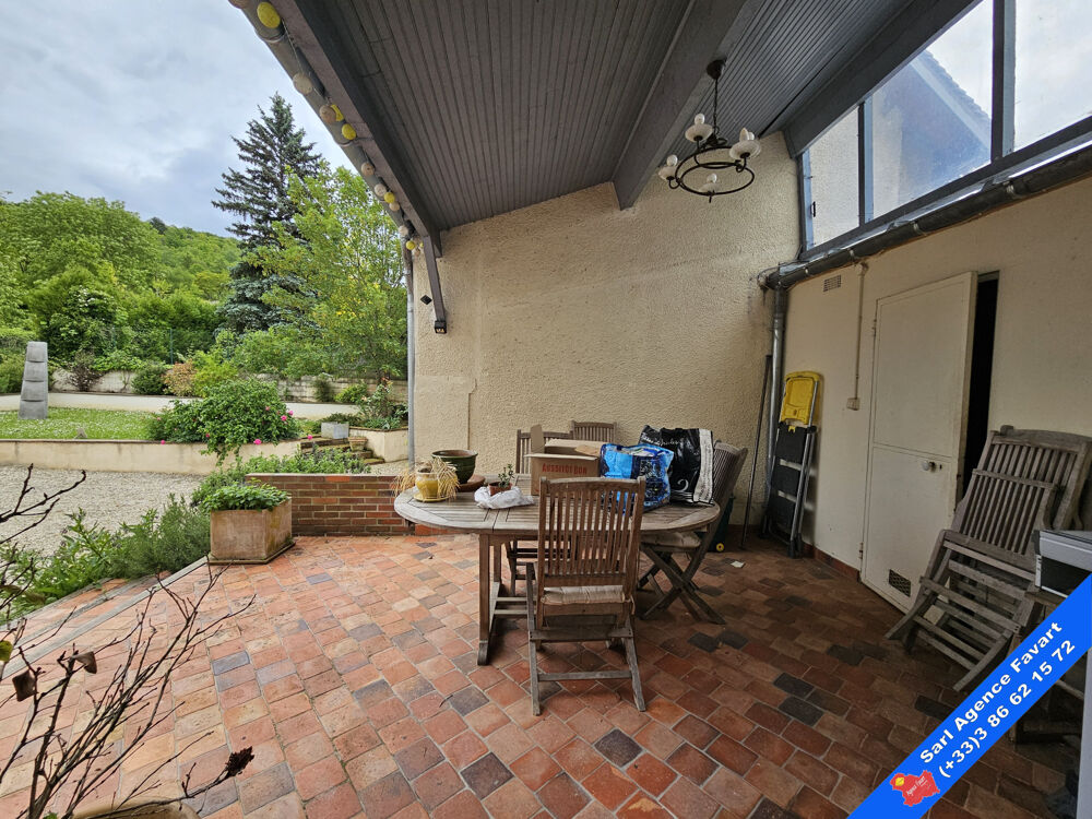 Vente Maison À seulement 5 minutes de Joigny, cette élégante maison bourgeoise de village Villecien