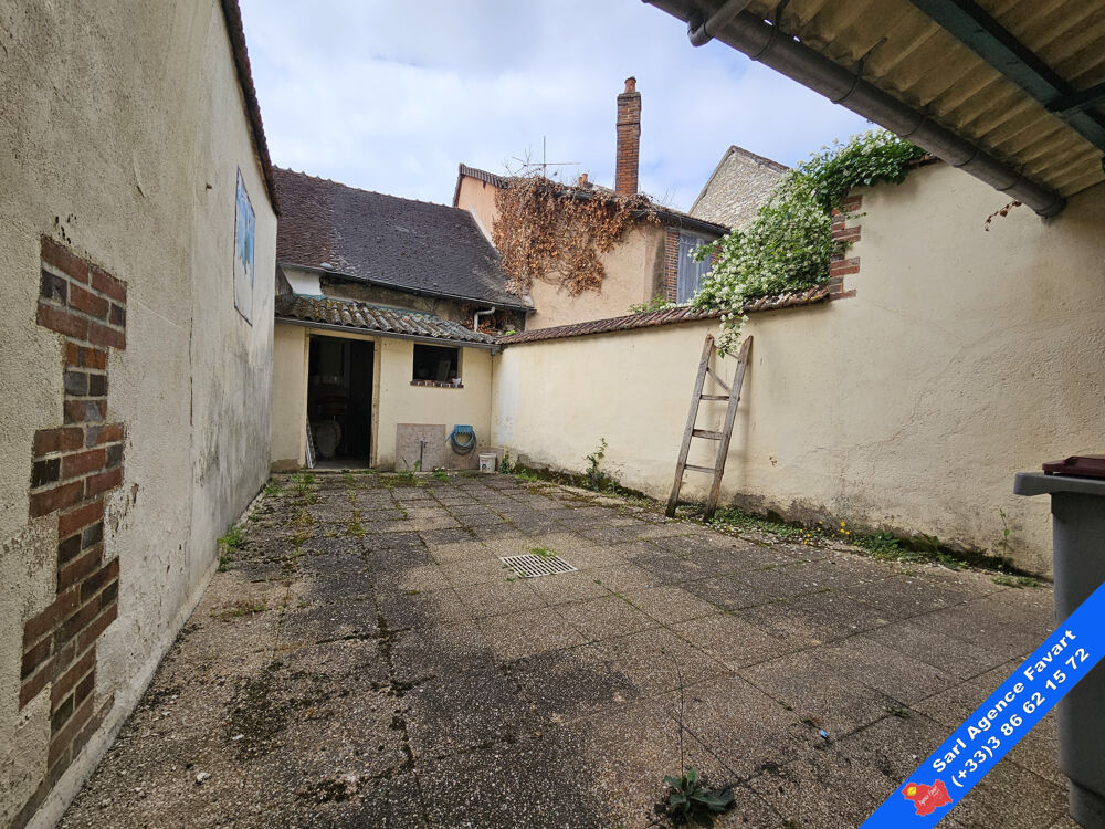 Vente Maison Maison de ville avec cour. Joigny