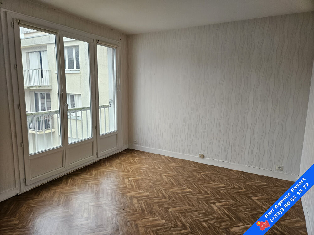 Location Appartement Appartement proche gare sncf - résidence sécurisée Joigny