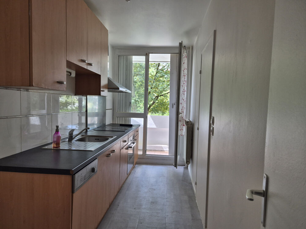 À vendre Appartement T3 de 72 m2 avec balcon et bureau à Villepinte