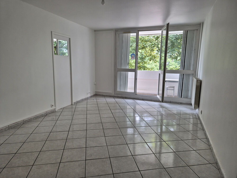 À vendre Appartement T3 de 72 m2 avec balcon et bureau à Villepinte