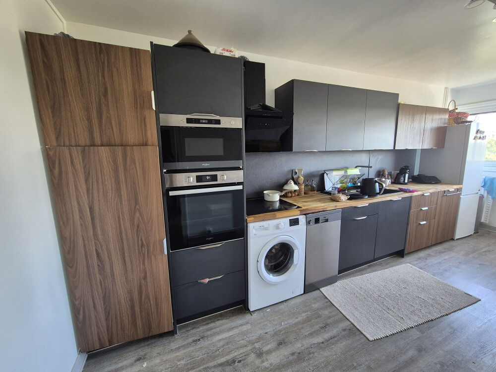 Appartement 4 pièces avec balcon terrasse et parking