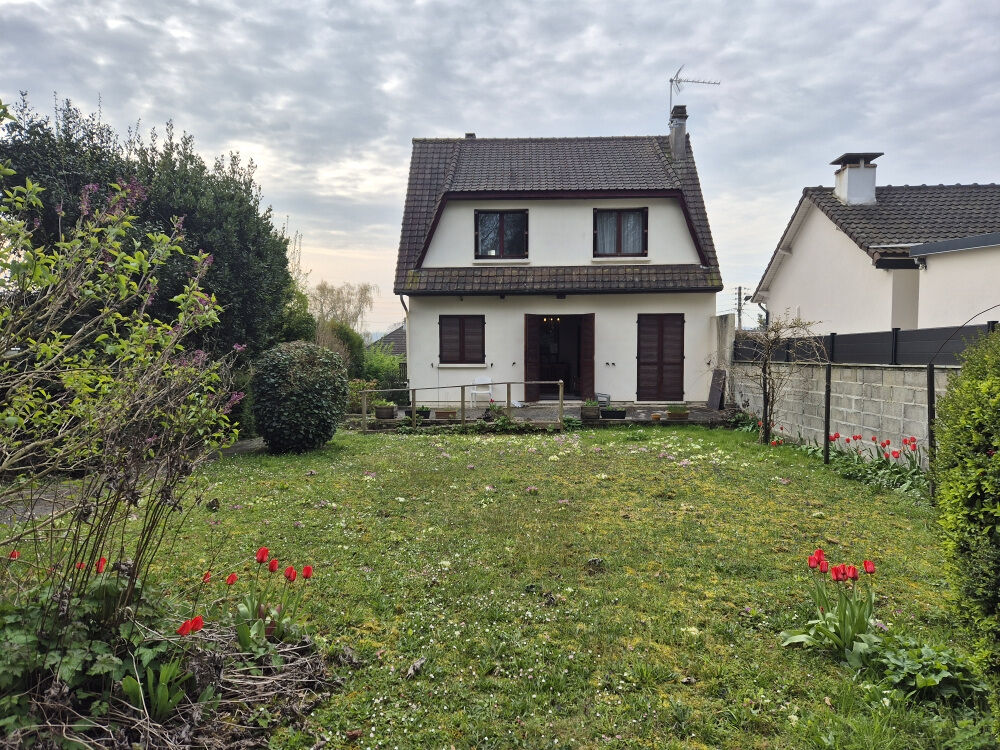 Construction robuste 80m2 avec 3 chambres et sous sol total