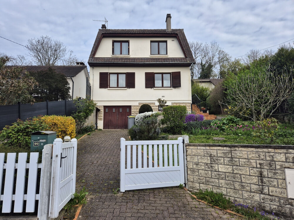 Construction robuste 80m2 avec 3 chambres et sous sol total