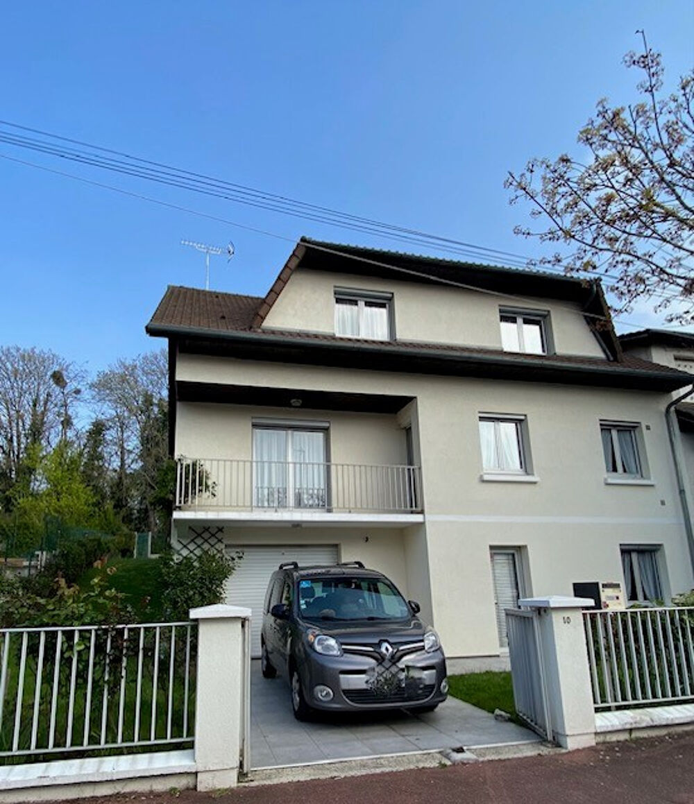 Maison familiale de 220 m2 6 chambres Triangle dOr Vaujours