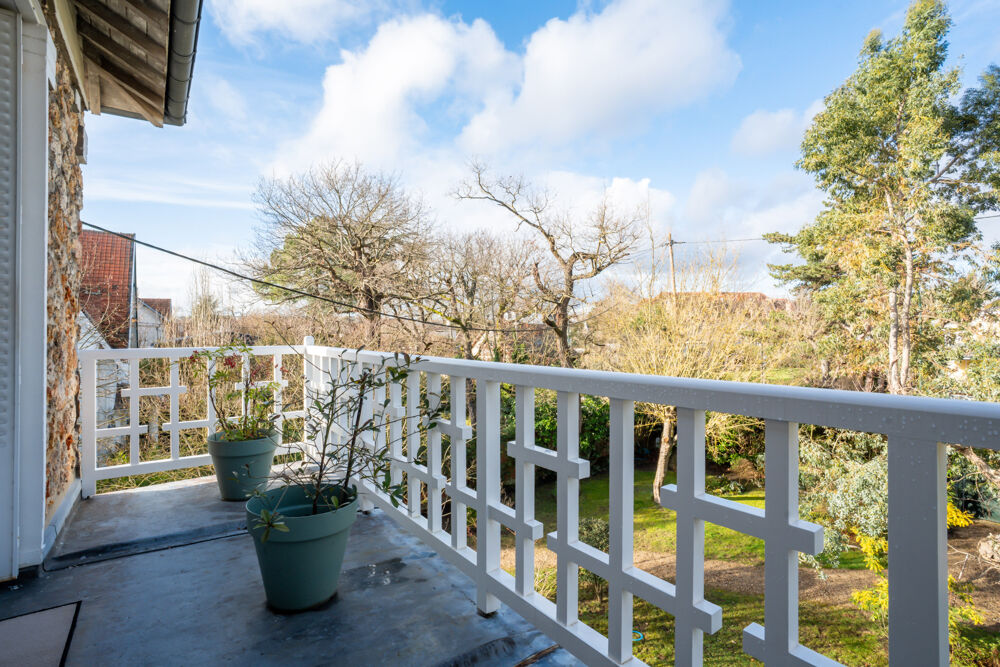 � vendre  Propri�t�/ch�teau Le V�sinet (78110)