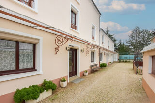  Maison à vendre 11 pièces 242 m²