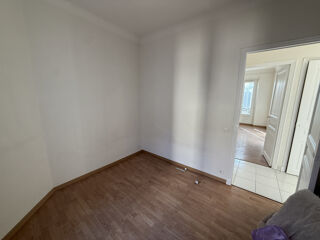   A LOUER BUREAUX 30 M RUE D'ANTIBES Cannes