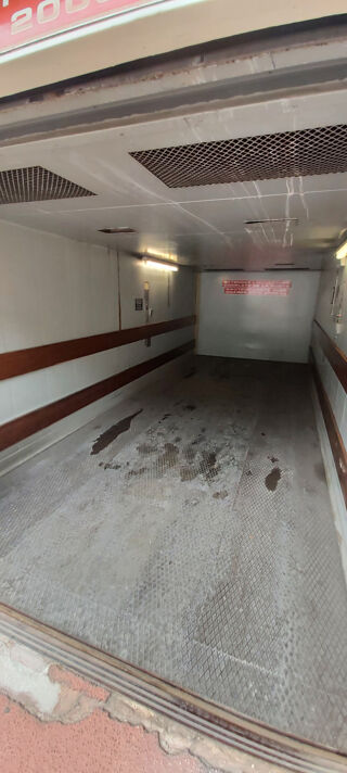  Parking / Garage � louer 