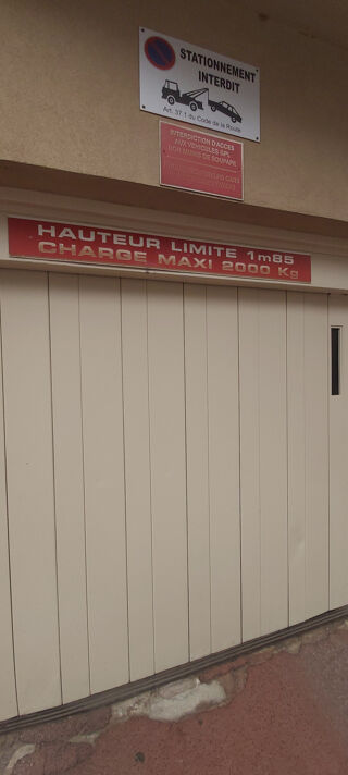  Parking / Garage à louer 
