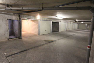  Parking / Garage  louer 16 m Cannes