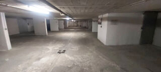  Parking / Garage à louer 
