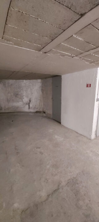  Parking / Garage à louer 