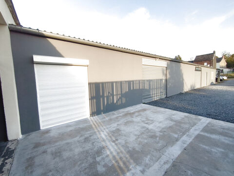   Bel Entrepôt d'environ 300 m2 sur une Parcelle de Terrain de plus de 1 000 m2 avec une Belle visibilité Commer 