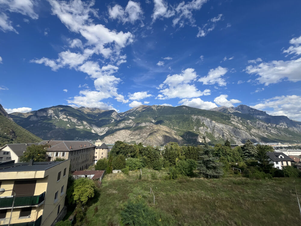 Vente Appartement Dernier tage, bel appartement traversant T4 de 97 m2 situ  SAINT JEAN DE MAURIENNE 'LES AIGUILLES' St jean de maurienne