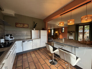  Maison  vendre 8 pices 231 m