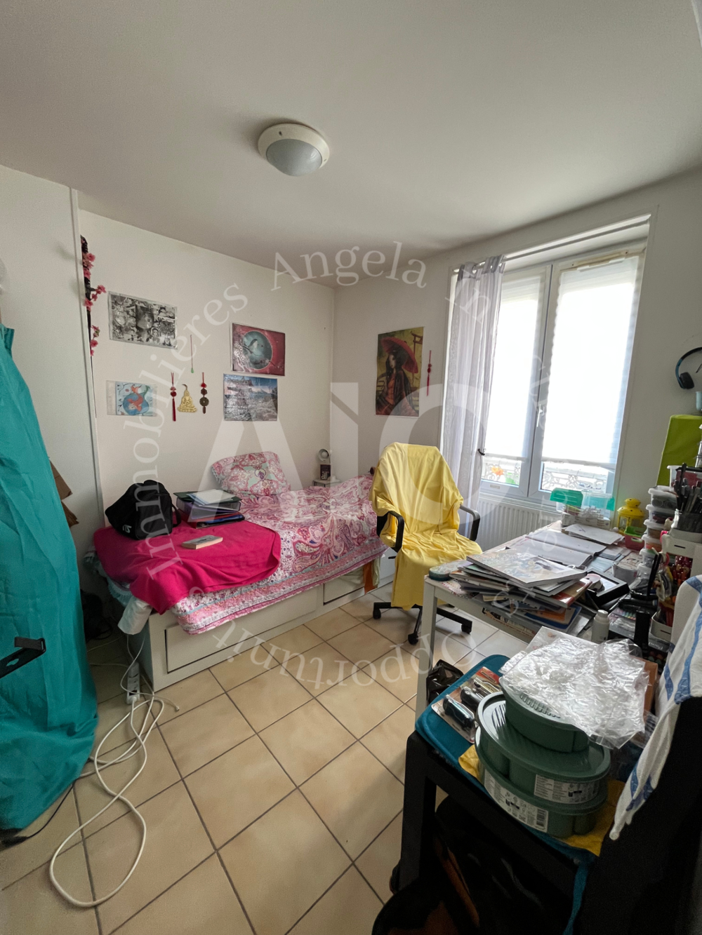À vendre Appartement T3 traversant et lumineux de 52 m2 avec balcon en centre ville de Pontcharra (69490 Vi