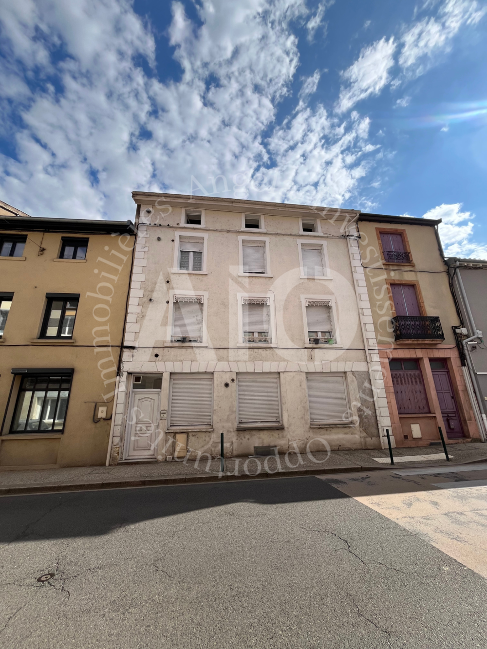 À vendre Appartement de charme de 35 m2 au 3ème étage situé en centre ville de Vindry-sur-Turdine