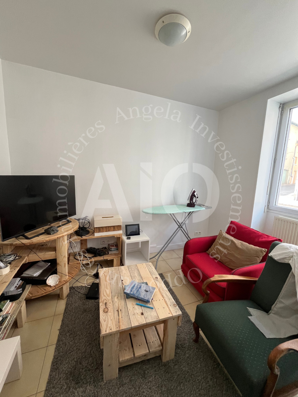 Vente Appartement À vendre   Appartement T3 lumineux avec un jardin d'hiver en rez-de-chaussée situé en centre ville Vindry surturdine