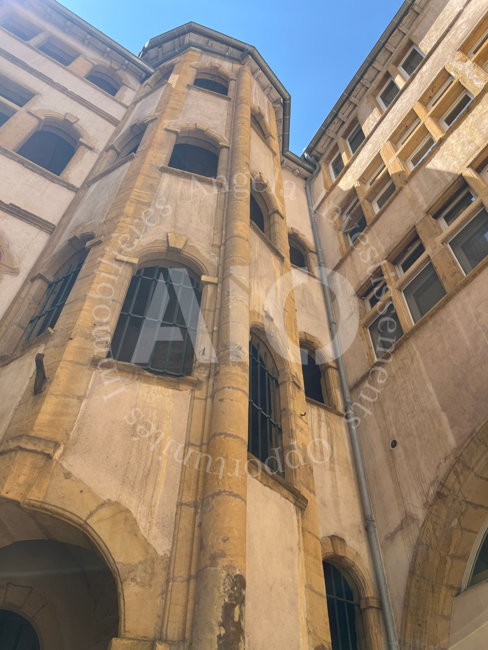 Lots de 3 Studios aménagés avec mezzanine à Lyon 5